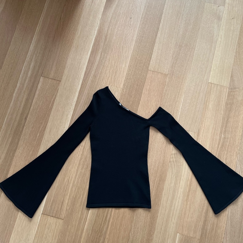 Autumn Cashmere Black Asymmetric One Shoulder Top w Bell Sleeves